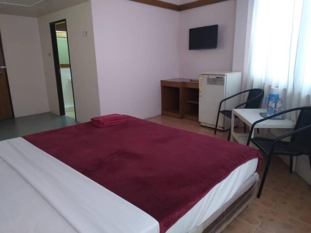 Indra Hotel Hatyai Hat Yai Exteriör bild