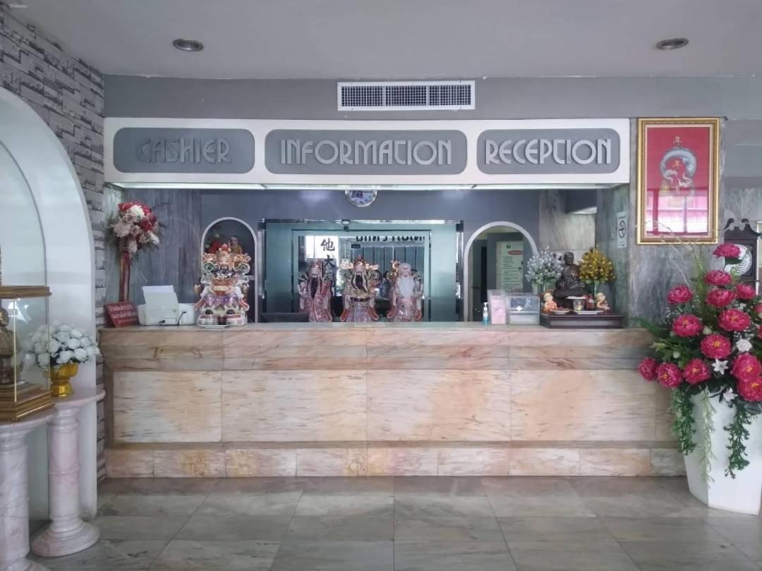 Indra Hotel Hatyai Hat Yai Exteriör bild