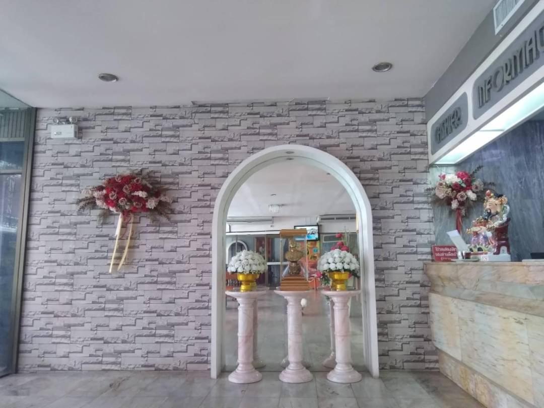 Indra Hotel Hatyai Hat Yai Exteriör bild